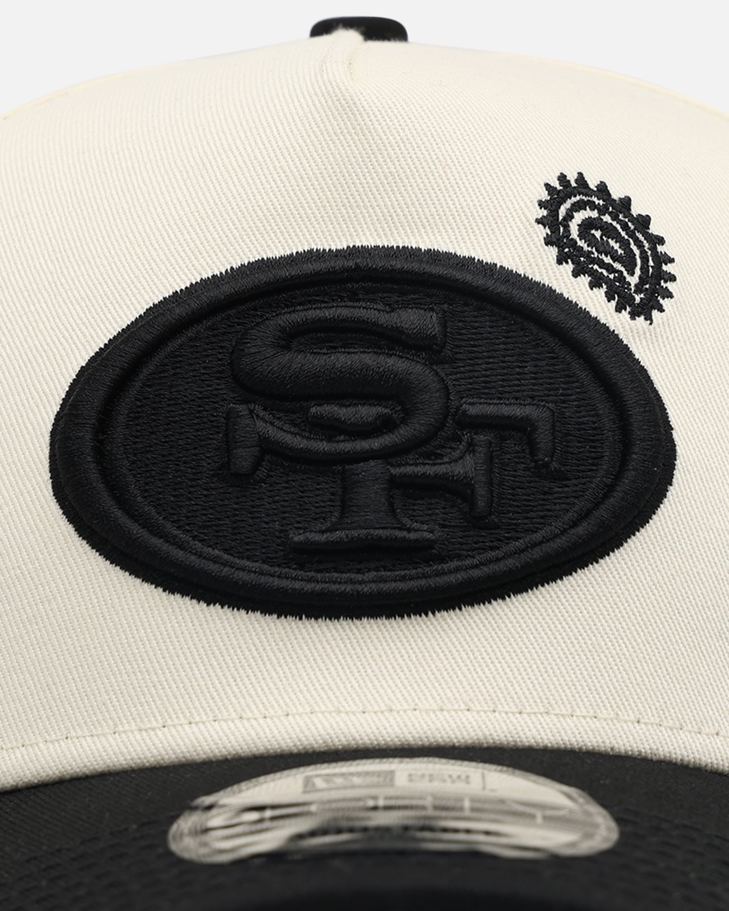 New Era San Francisco 49ers 'Paisley Hit' 9FORTY A-Frame Snapback Chrome White/Black