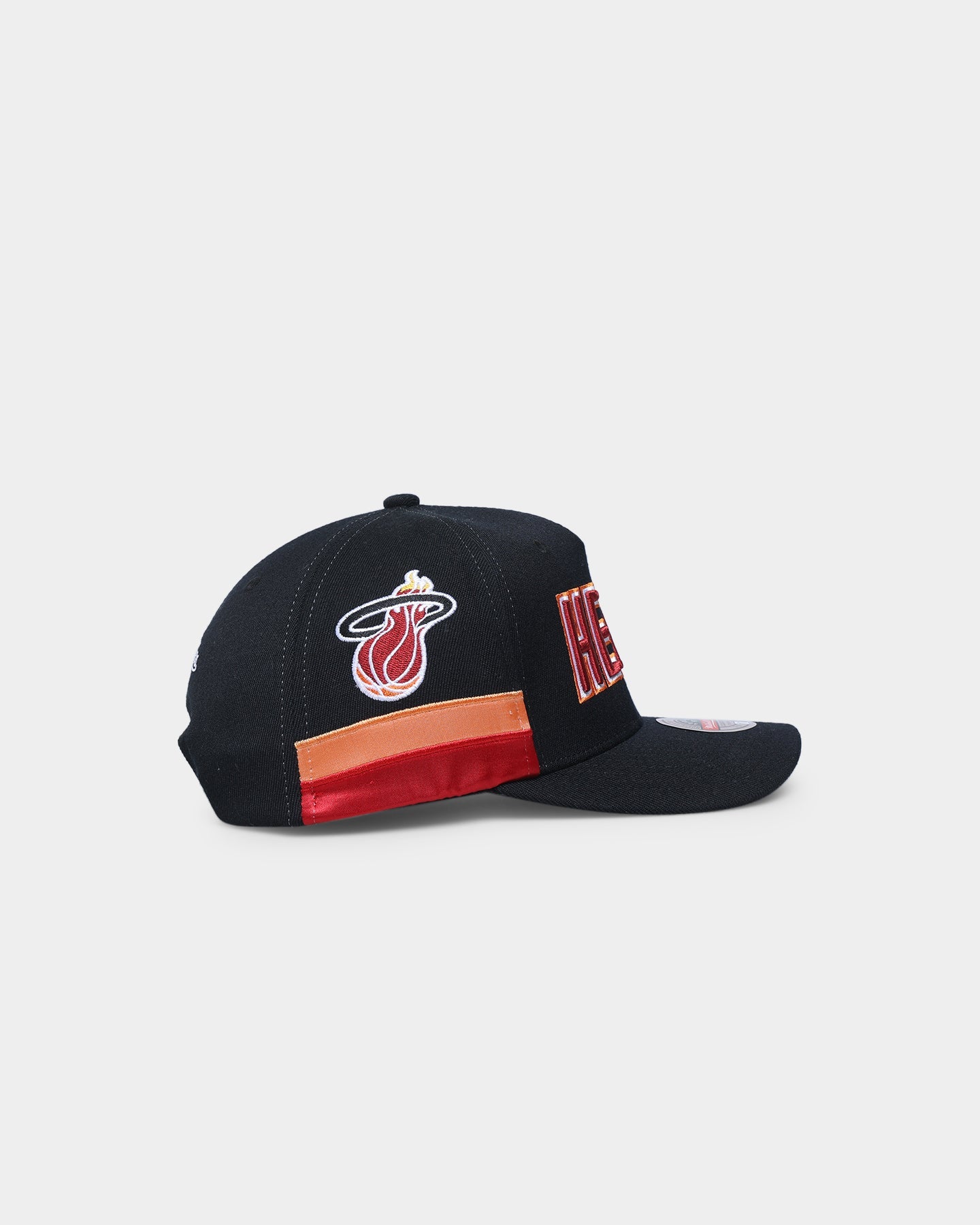 Mitchell & Ness Miami Heat XL Short Hook Classic Red Snapback Black