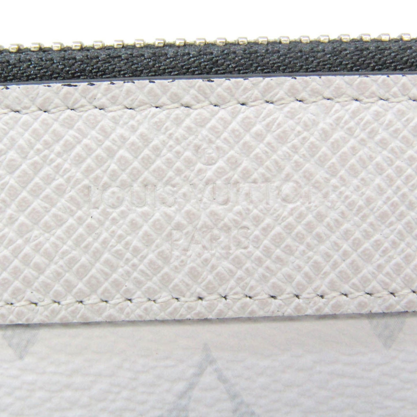 Louis Vuitton Discovery  Canvas Clutch Bag (Pre-Owned)