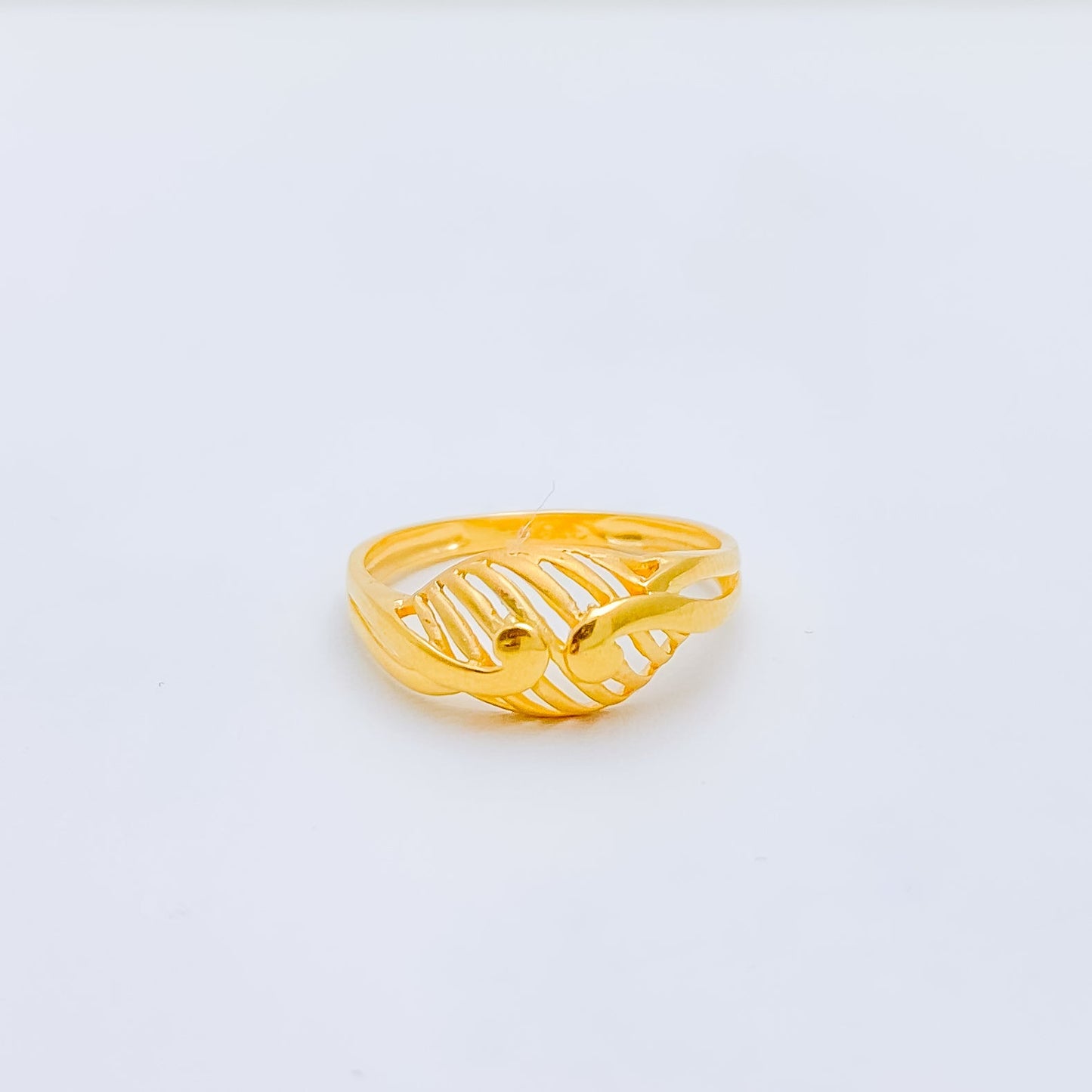 Upscale Modern Leaf Ring