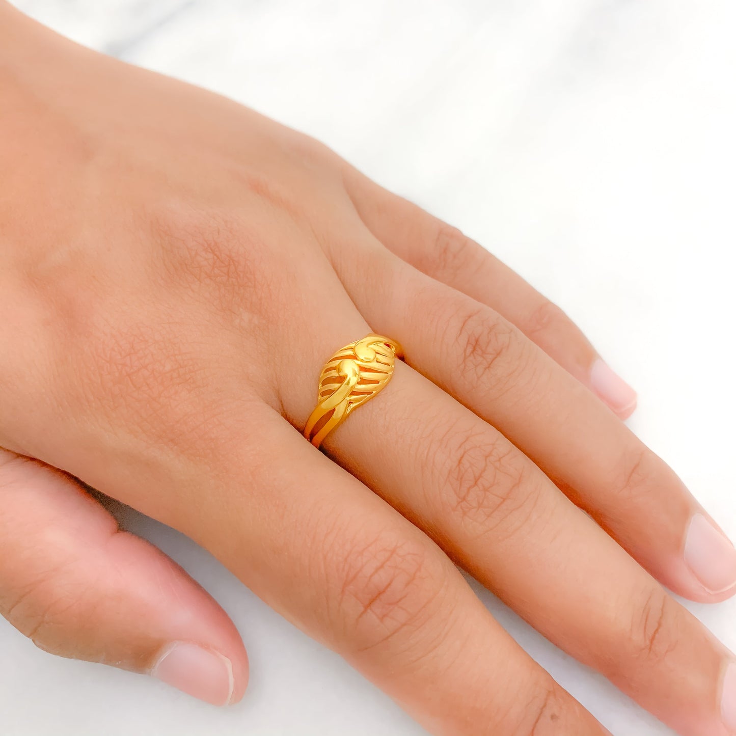 Upscale Modern Leaf Ring