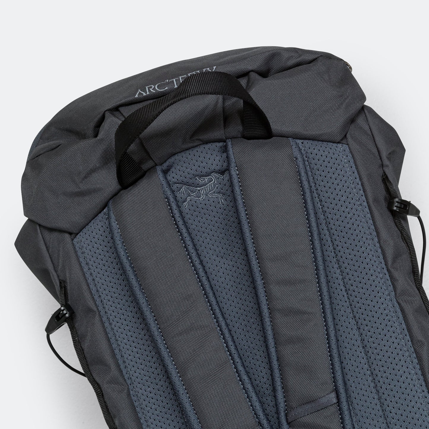 Mantis 20 Backpack - Graphite